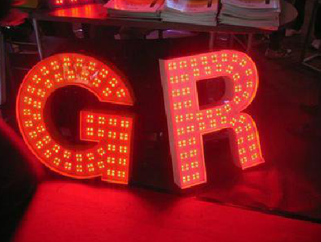 周至LED发光字常见的安装误区。